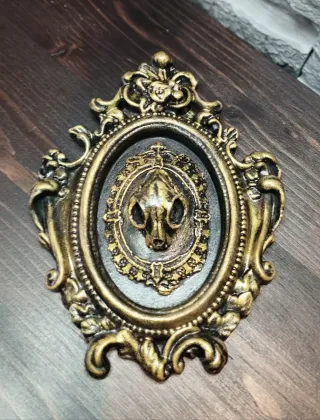 Cornice Ovale Gotica Teschio di Gatto