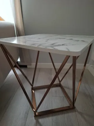 Mesita Auxiliar Diseño Mármol y Metal Dorado