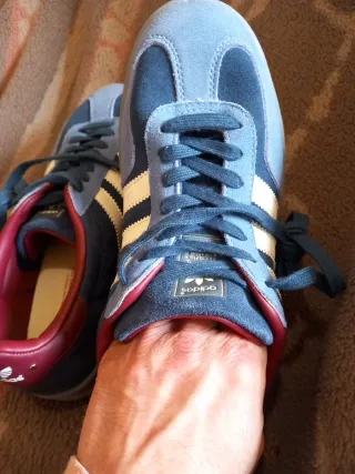 Adidas Playeros Talla 39.5 Azul/granate. (Gacela)