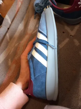 Adidas Playeros Talla 39.5 Azul/granate. (Gacela)