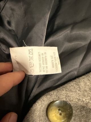 Abrigo ARTEIN gris con cuello y puños de pelo