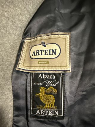 Abrigo ARTEIN gris con cuello y puños de pelo