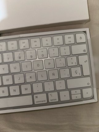Apple Magic Keyboard (A2450) QWERTY Inglés NUEVO