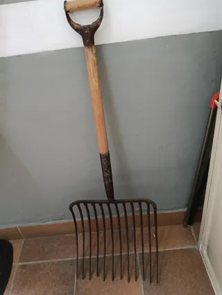 Horca de 12 púas antiguo