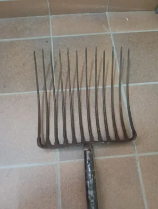 Horca de 12 púas antiguo