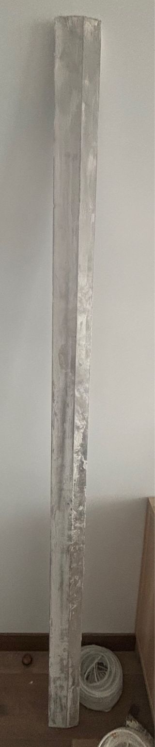 Regla de aluminio para construcción.