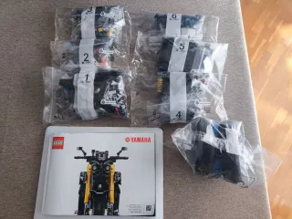 Lego Technic 42159, Yamaha MT-10 SP