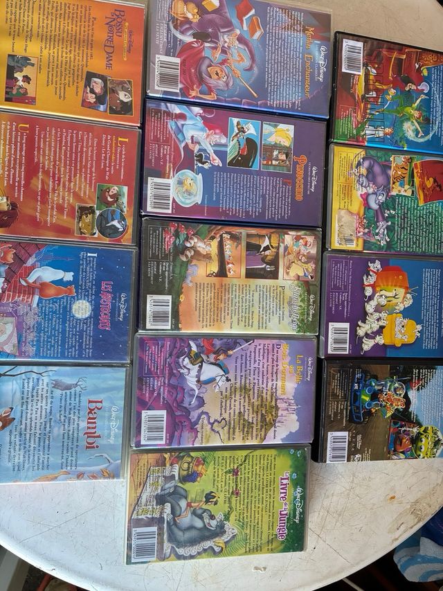 Lote 16 VHS Disney Clásicos