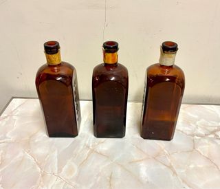 Vecchie bottiglie di benzina Campsa