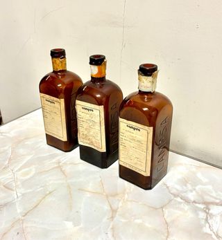 Vecchie bottiglie di benzina Campsa