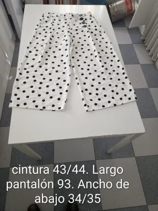 Pantalón ancho lunares blanco y negro