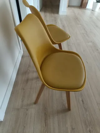 Pareja de Sillas Nórdicas Amarillas (Mostaza)