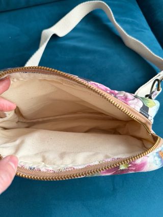 Bolso de hombro con estampado floral