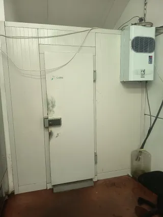 Cámara frigorífica industrial doble puerta