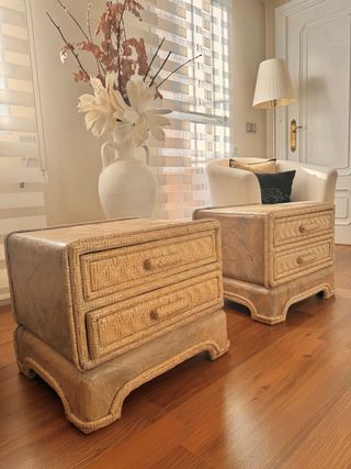 Pareja de Mesitas de noche de ratán y madera