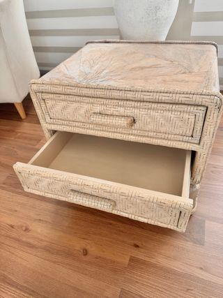 Pareja de Mesitas de noche de ratán y madera