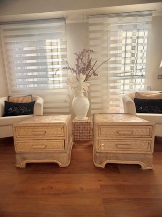Pareja de Mesitas de noche de ratán y madera