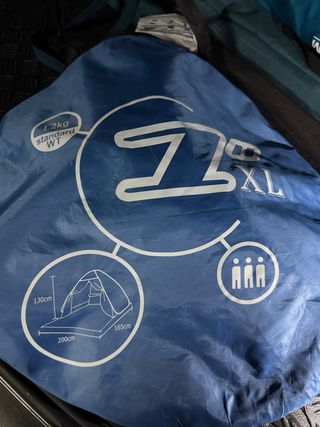 Tienda playa Decathlon azul