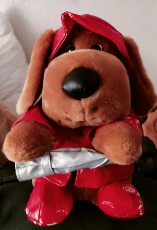 Perrito musical de peluche