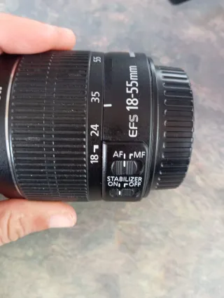 Cámara Canon EOS 550D + objetivo EFS 18-55mm