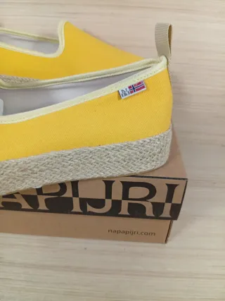 Napapijri Gialle Tg. 39 Nuove Originali