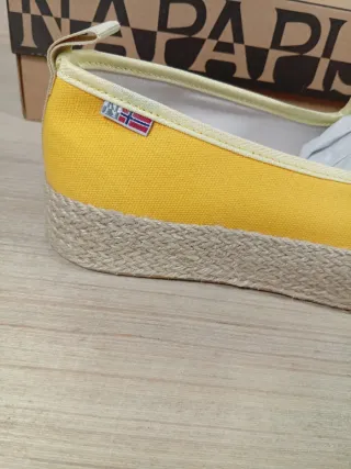 Napapijri Gialle Tg. 39 Nuove Originali