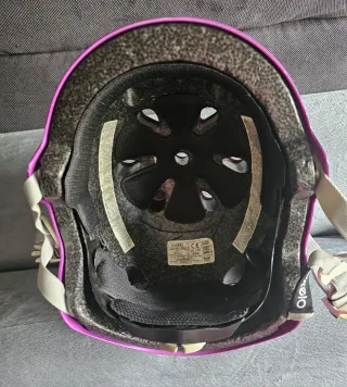 Casco infantil morado