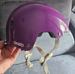 Casco infantil morado