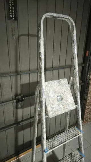 Escalera de pintor plegable
