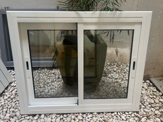 Ventana corredera aluminio blanca