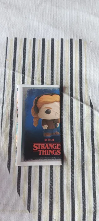 Lote 1 6 papelitos Stranger Things huevos joy.