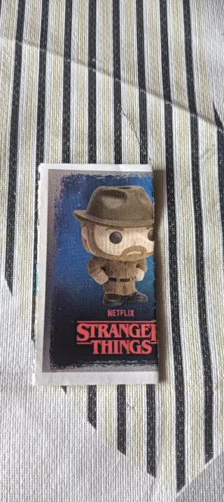 Lote 1 6 papelitos Stranger Things huevos joy.