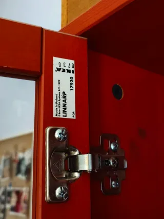 Vitrina Ikea Linnarp Roja