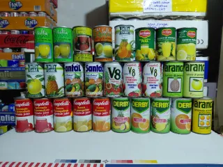 Migliaia di lattine birra e bibite