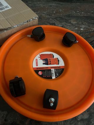 Plato con ruedas para bombona de butano