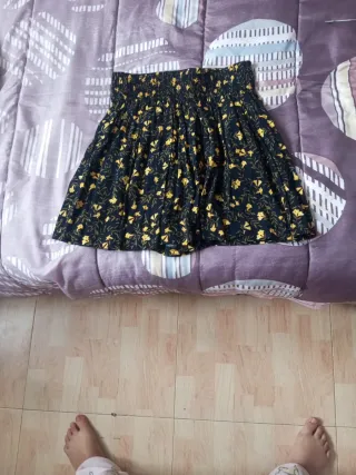 Falda corta estampada floral talla S