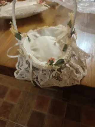 Almohadilla para anillos de boda con rosa