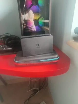 Nintendo Switch OLED + Gioco + Custodia Hori