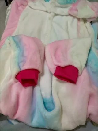 Kigurumi de unicornio con capucha Talla M