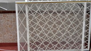 2 Rejas metálicas blancas 100x120 y 125x125cm”