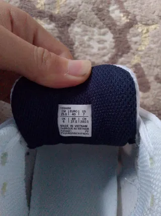 Zapatillas ASICS Plata y Blanco