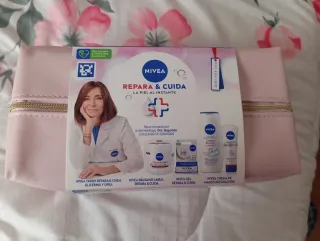 Neceser NIVEA Repara y Cuida