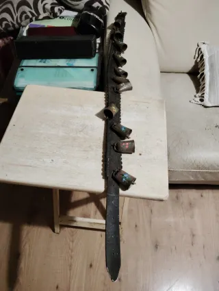 Collar de cencerros artesanal