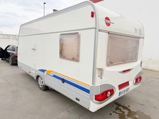 Caravana Burstner 2 ambientes con Mover autonoma