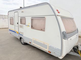 Caravana Burstner 2 ambientes con Mover autonoma