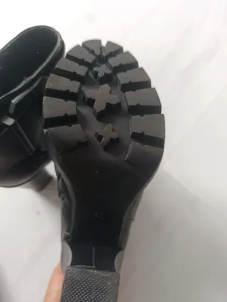 Botines de tacón alto negros