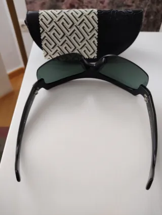 Occhiali da sole Versace neri e verdi