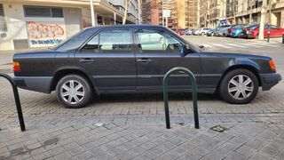 Mercedes-Benz 230E 1987