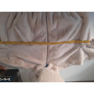 Chaqueta pelo suave con capucha beige