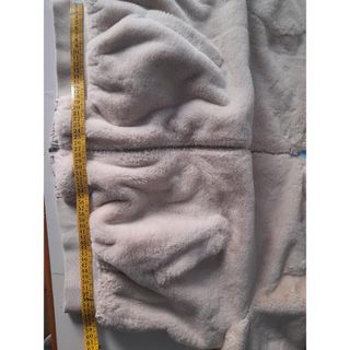 Chaqueta pelo suave con capucha beige